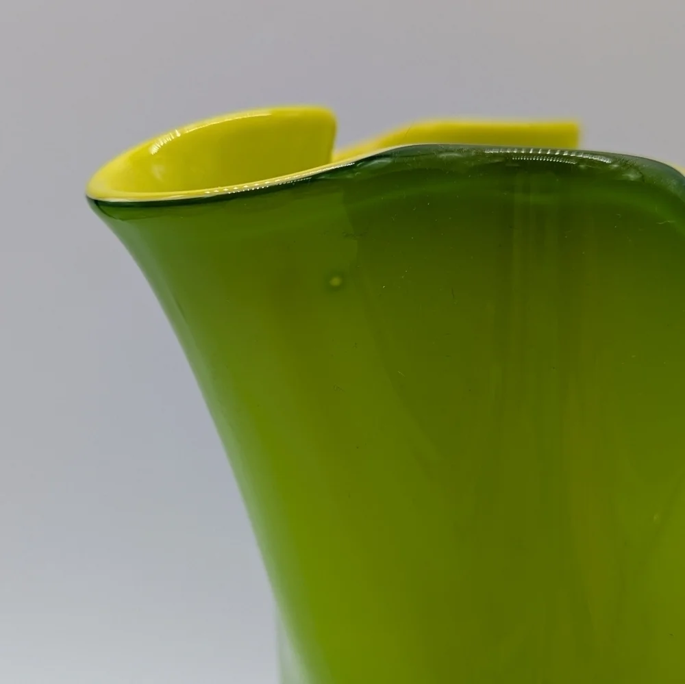 Green Yellow Handkerchief Ruffle Edge Glass Art Vase